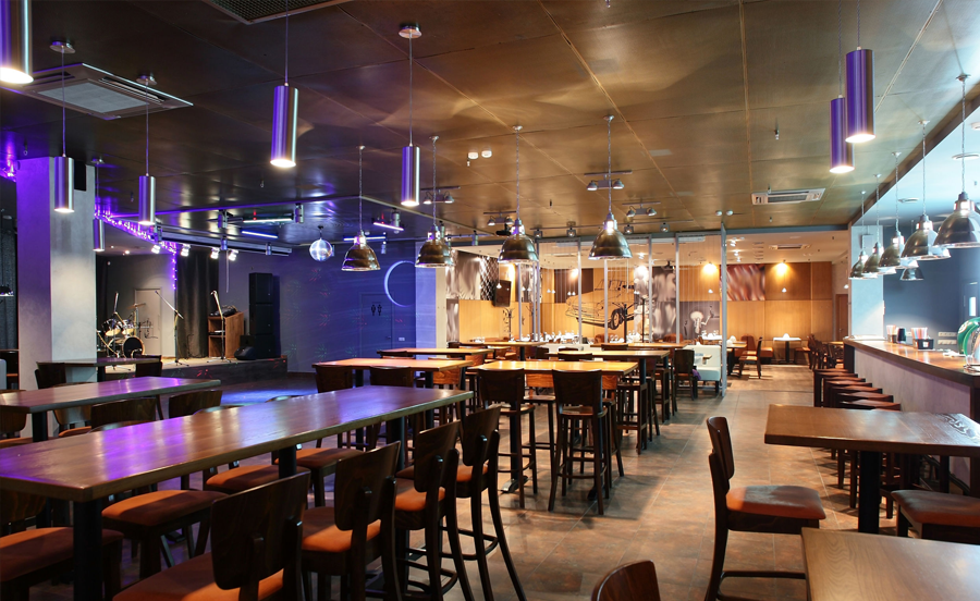 commercial-dining-room-ceiling-cleaning